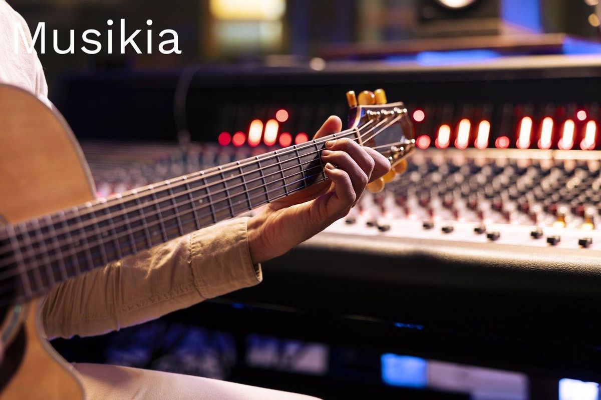 Guitare en studio: le son chaud et résonant d'une semi-hollow, l'essence d'un mix parfait.
