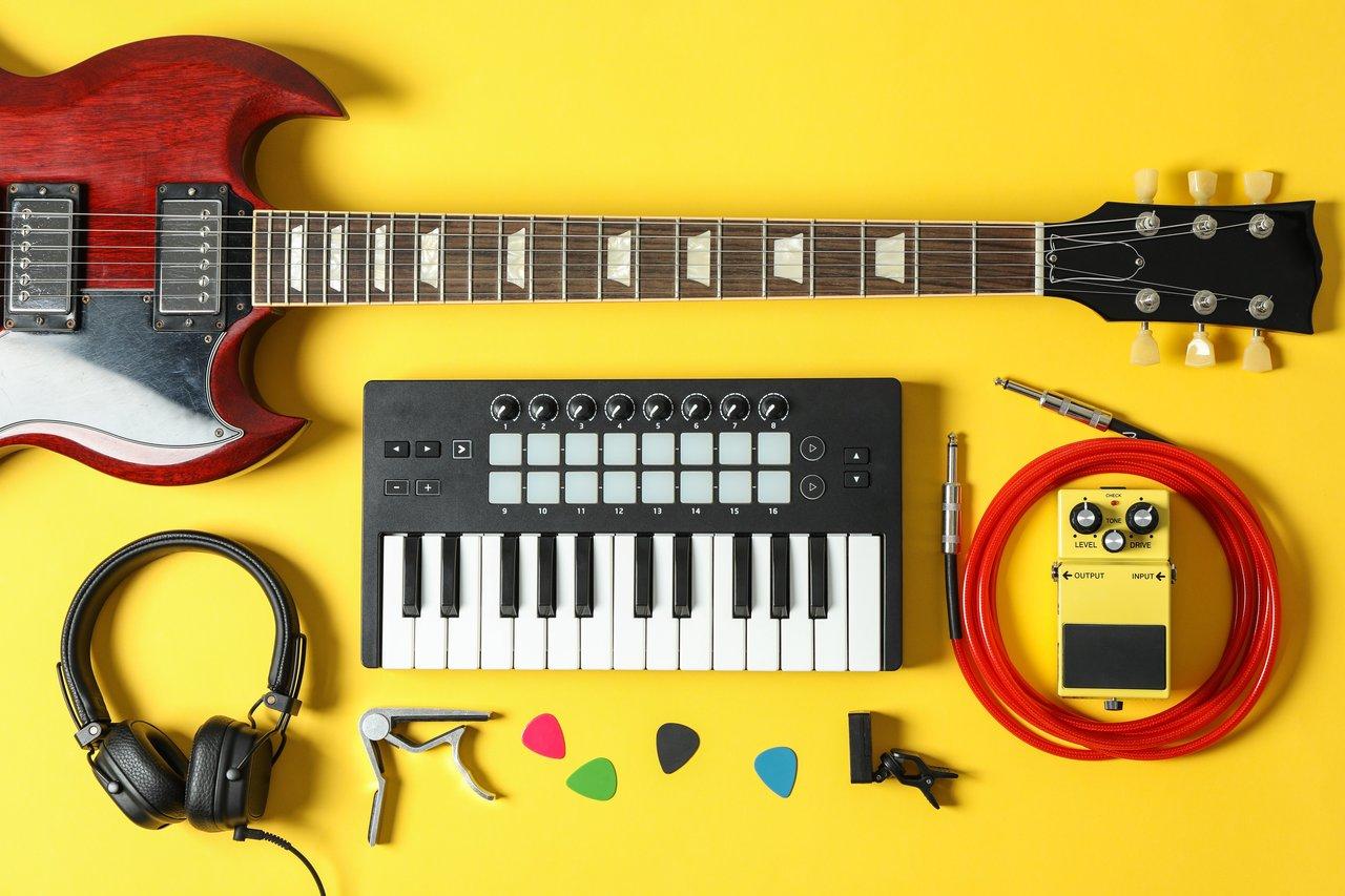Accessoires incontournables en 2026 pour guitaristes mobiles