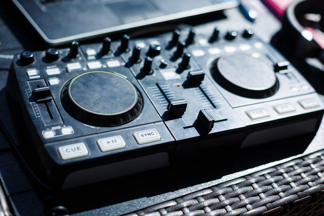 Digital Vinyl System (DVS) : maîtriser le mix numérique sur platines vinyles