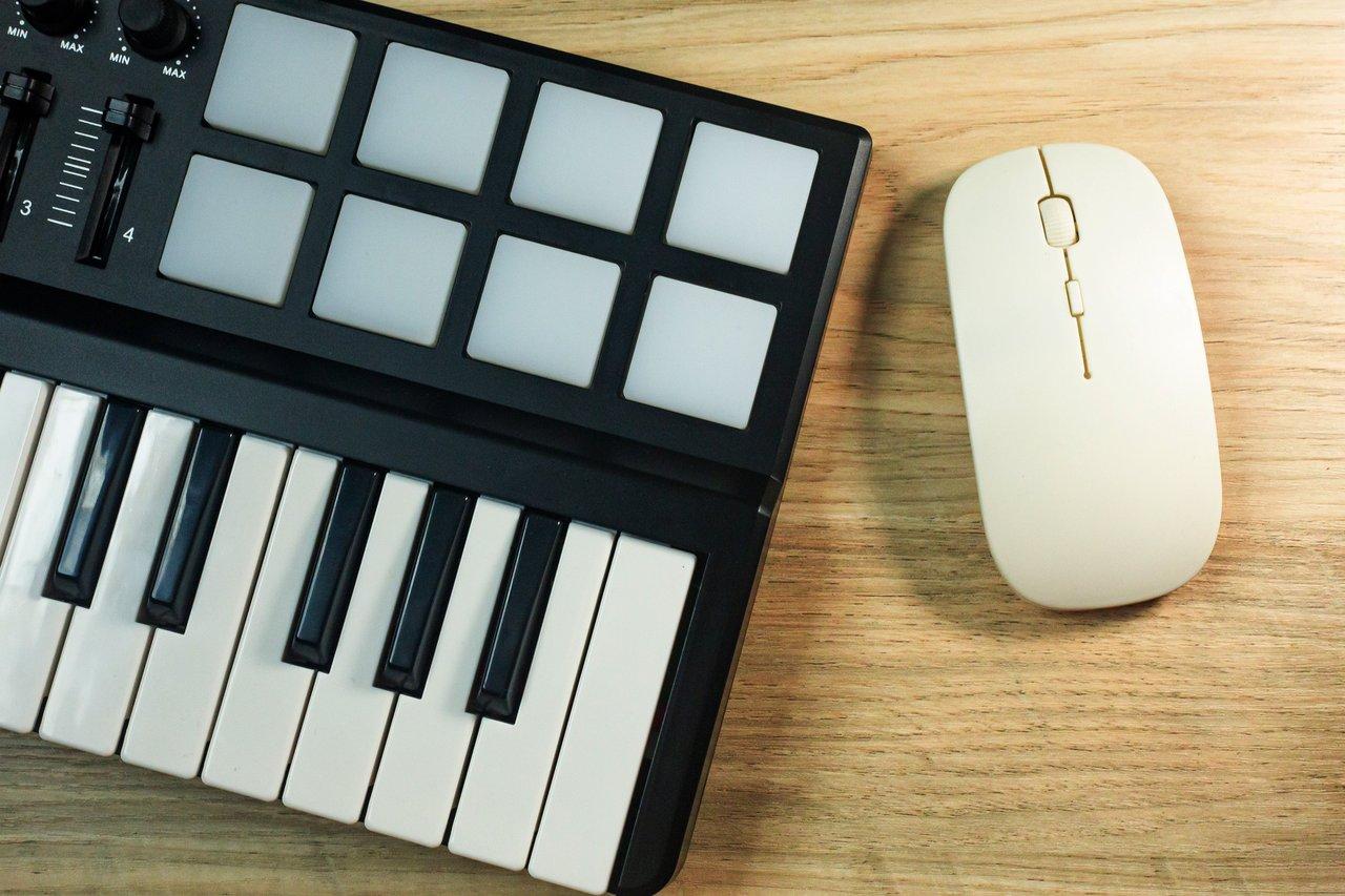 Meilleurs pads de contrôle MIDI pour DJ électro en 2026 : guide expert