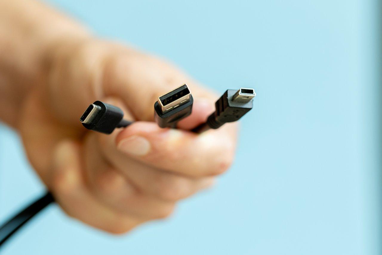 Port USB to Host vs USB to Device : décryptage essentiel pour les connexions clavier