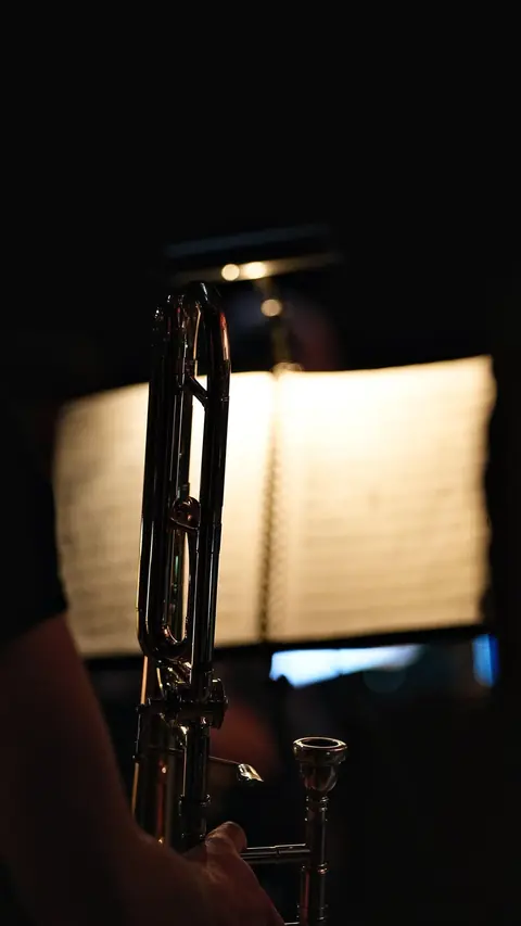 Calcul précis du coût annuel d’entretien des sourdines cuivre pour trompette et trombone