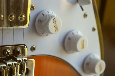 Choisir la résistance standard des potentiomètres volume guitare selon l’usage