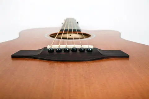 Configurer une captation stéréo économique pour guitare acoustique : matériel et branchements détaillés