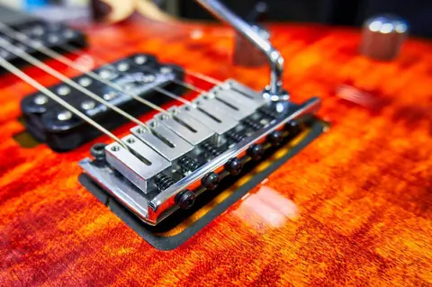 Détecter une microphonie sur un humbucker : méthode simple à la maison