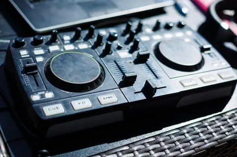 Digital Vinyl System (DVS) : maîtriser le mix numérique sur platines vinyles