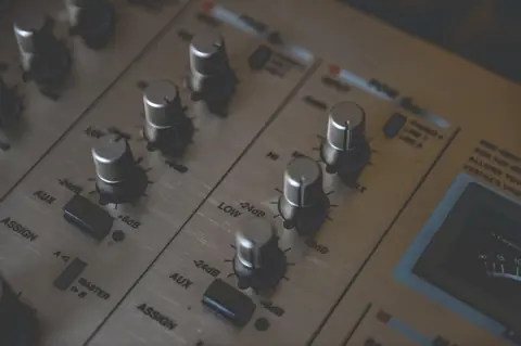 L'essor du synthétiseur analogique en home studio : analyse du marché 2025