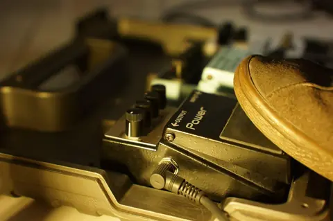 Loopers faciles pour improviser à la guitare solo : sélection 2025