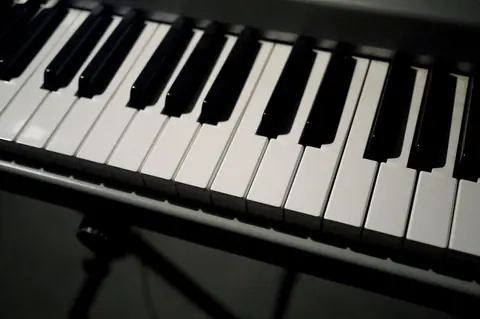 Polyphonie limitée sur piano numérique : impacts et solutions pour débutants