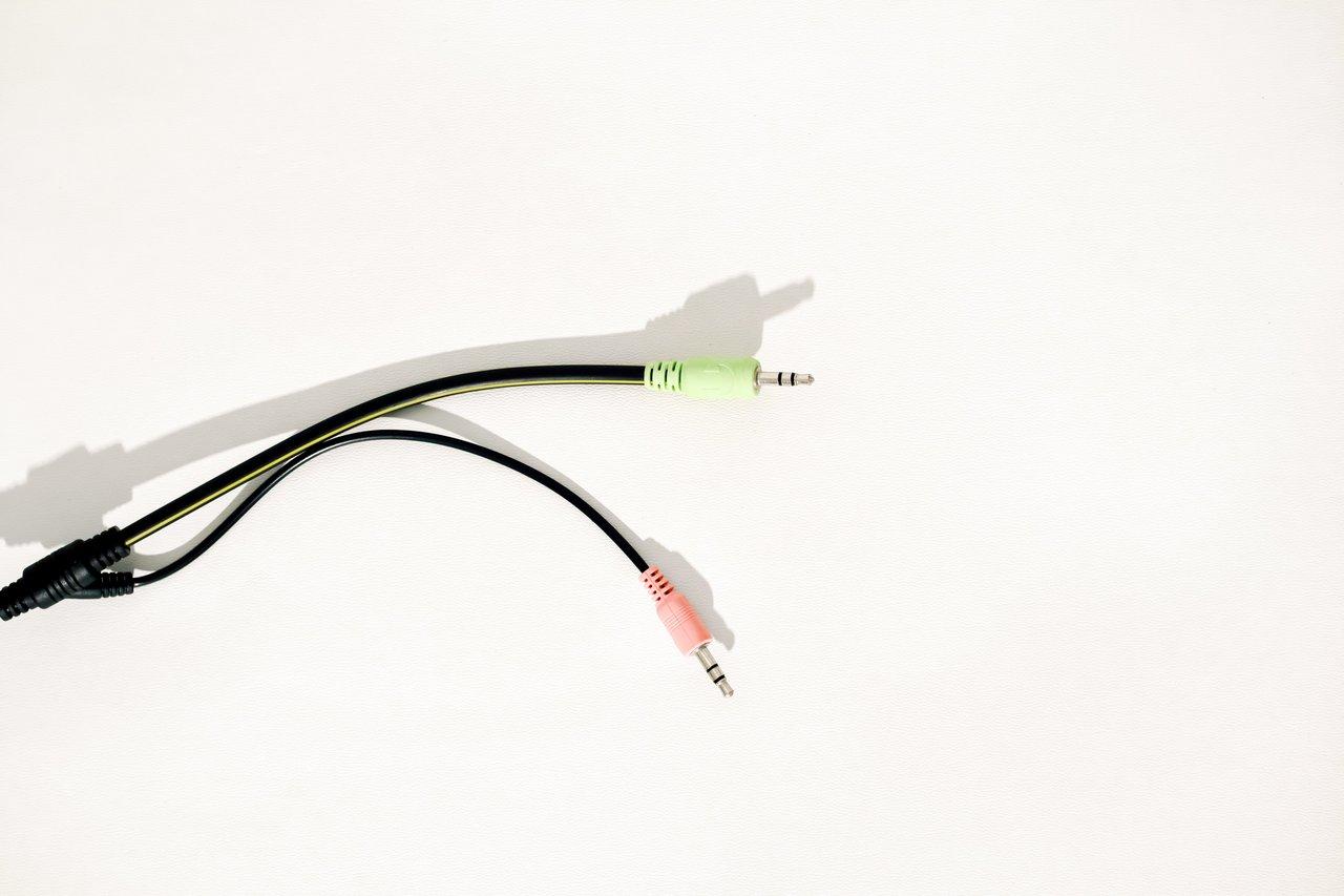 Tableau audio splitter db table illustrant les gains et pertes en décibels pour une meilleure gestion sonore live.