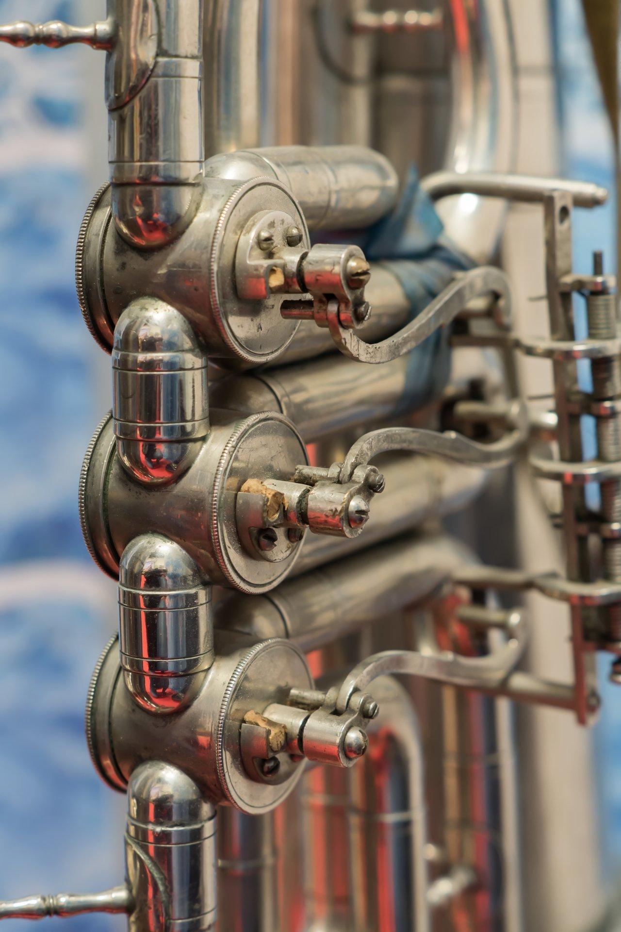 Vue rapprochée du inside d'une trumpet bore closeup, illustrant les différences de diamètre pour débutants.